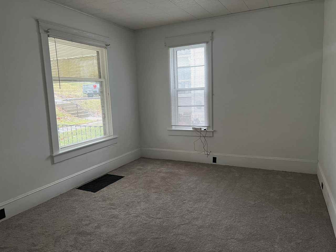 31 W 6th St #0 - Photo 4 of 18