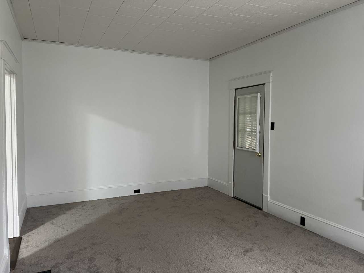 31 W 6th St #0 - Photo 5 of 18