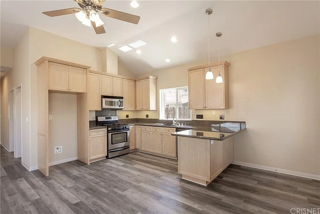 341 Franklin Ln #NA - Photo 3 of 13