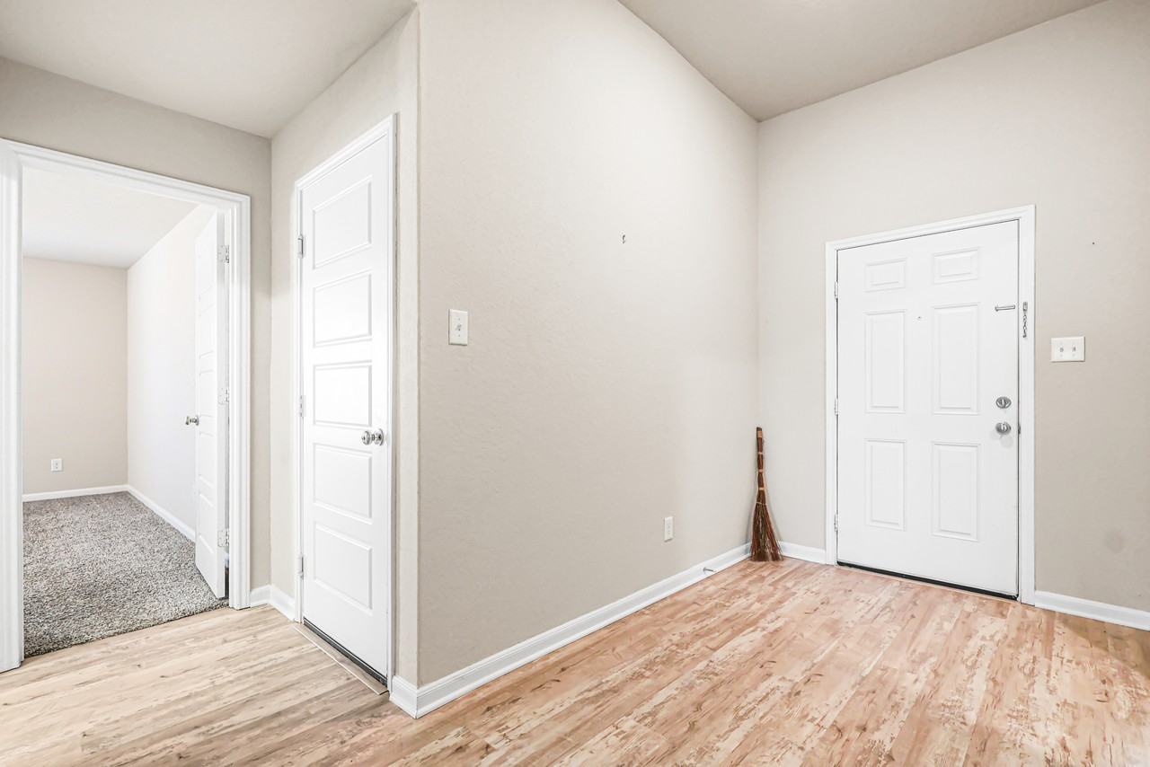 7039 Diamond Vly #7039 - Photo 3 of 20