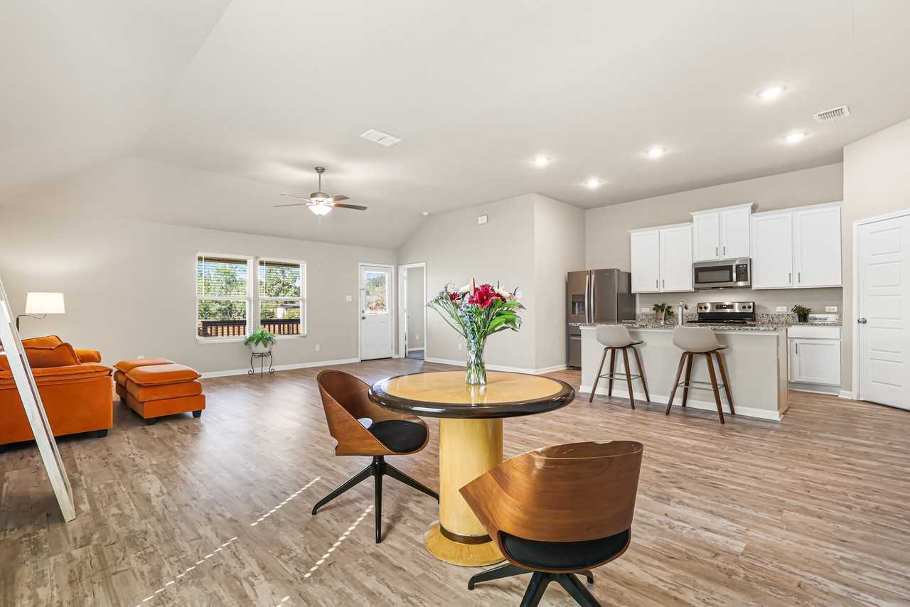 7039 Diamond Vly #7039 - Photo 5 of 20