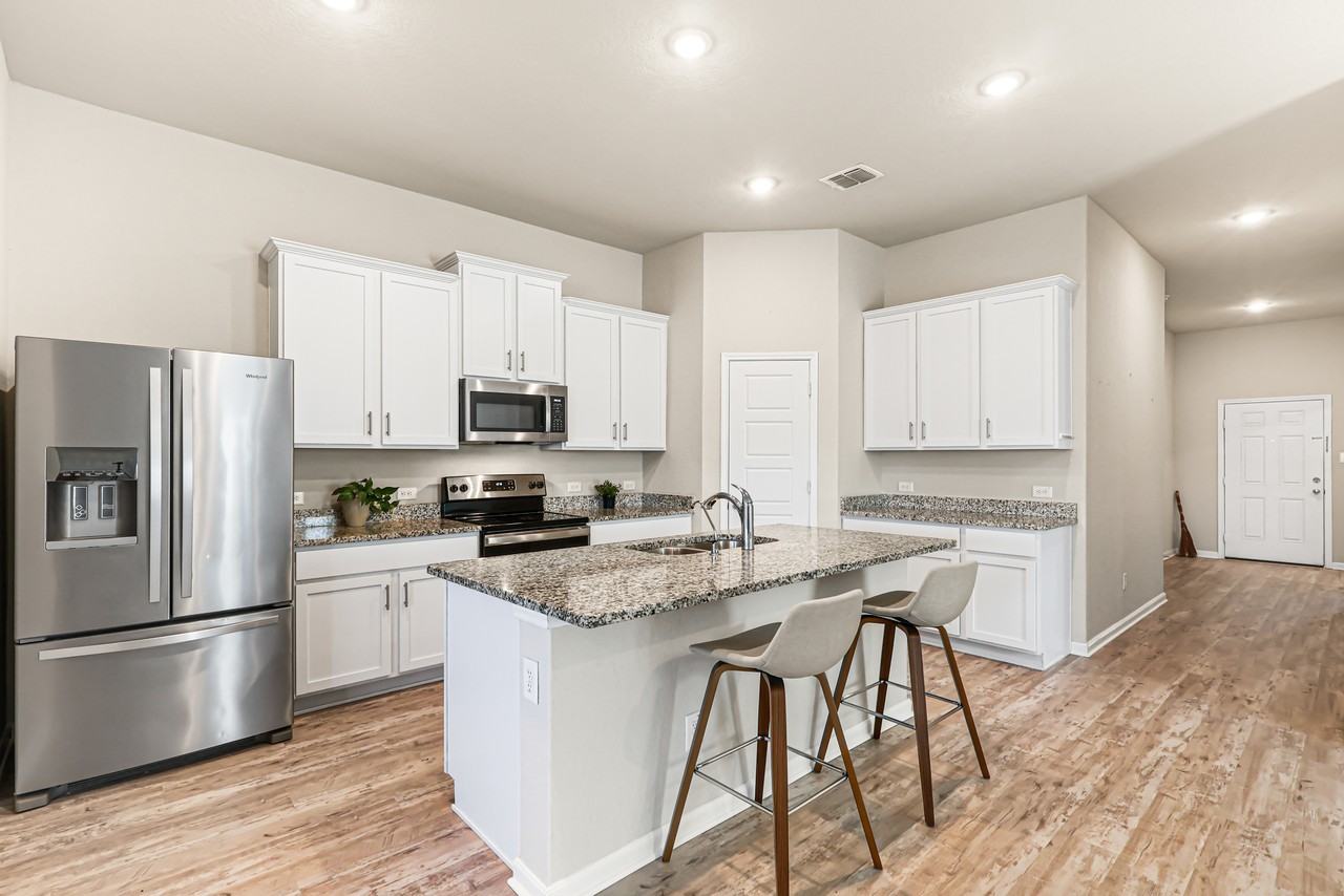 7039 Diamond Vly #7039 - Photo 6 of 20