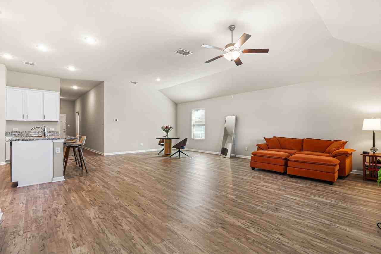 7039 Diamond Vly #7039 - Photo 7 of 20