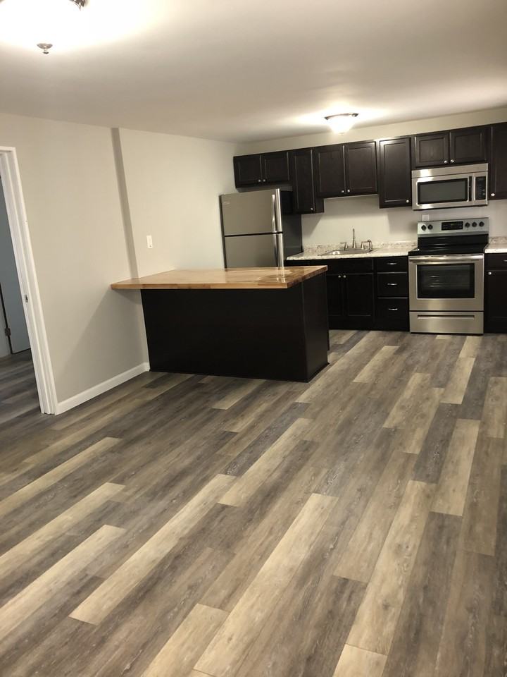 116 N High St #E - Photo 2 of 5