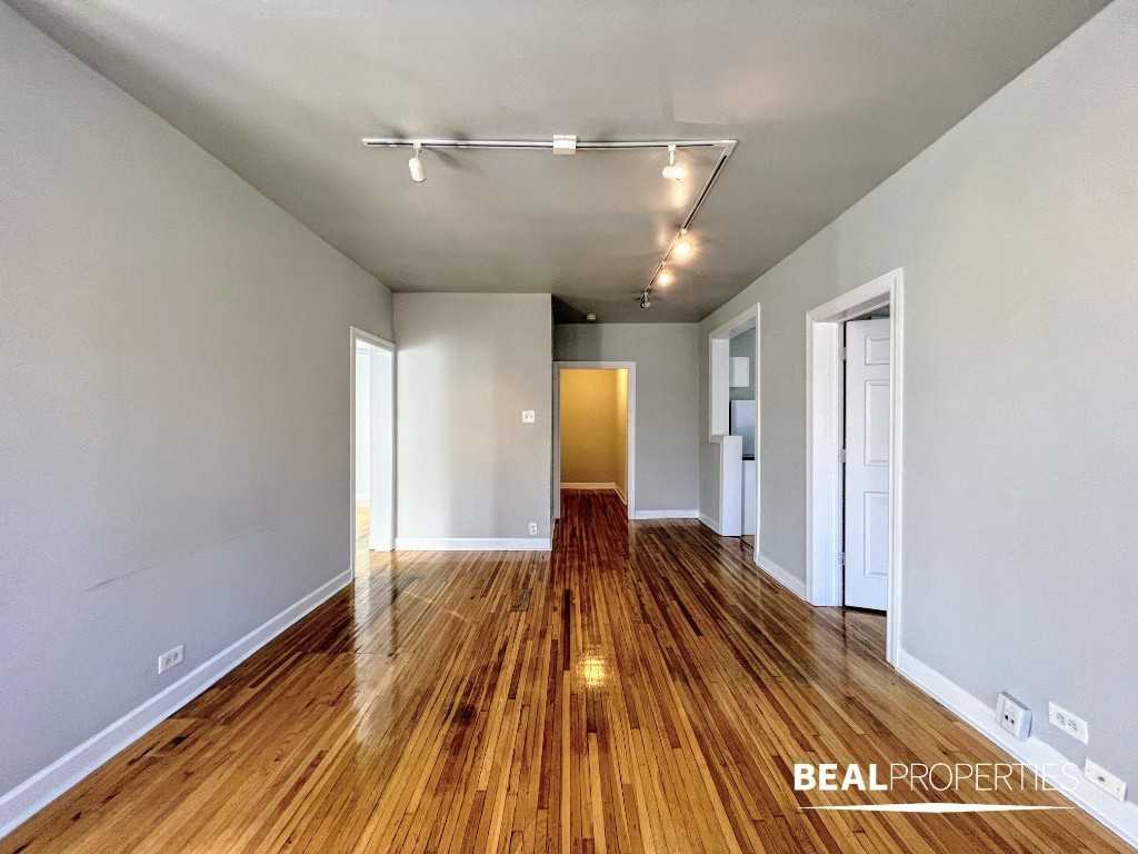 3724 N Pine Grove Ave #3728E3 - Photo 4 of 18