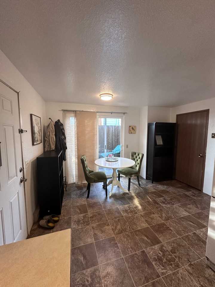 2500 Queen St #A - Photo 6 of 34