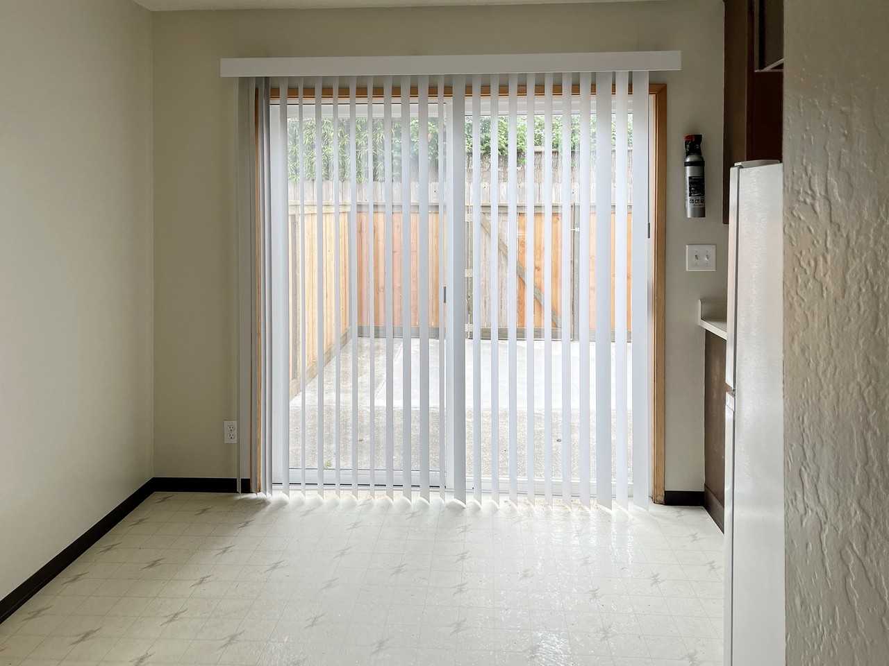 379 12th St - Photo 4 of 12