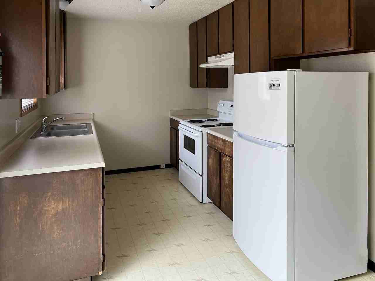 379 12th St - Photo 5 of 12