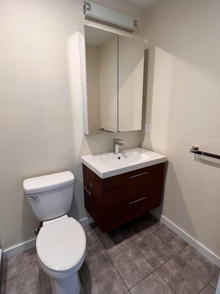 289 Central St - Photo 5 of 20