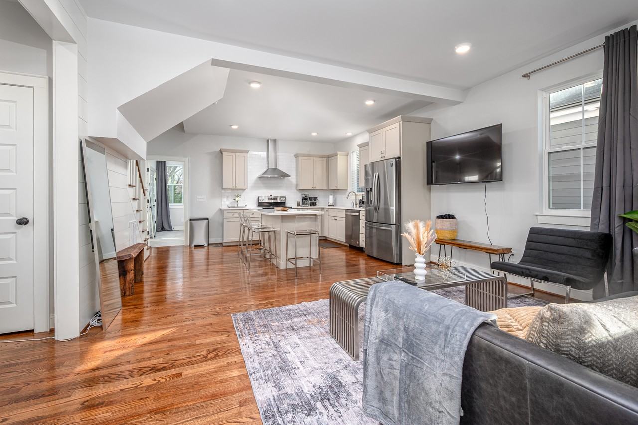 303 Truce StreetUnit B #1 - Photo 4 of 38