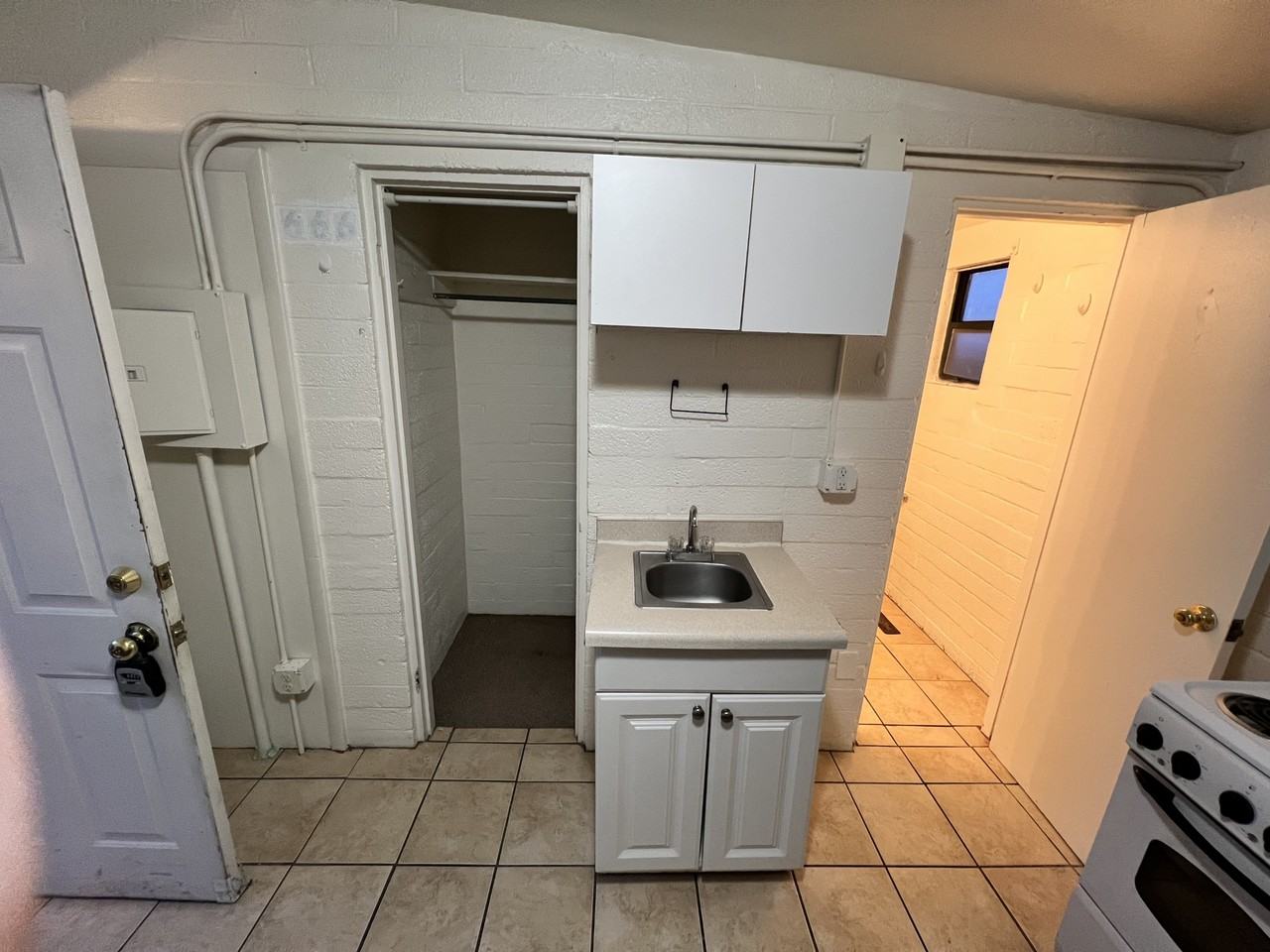 1643 S State St #8 - Photo 7 of 23