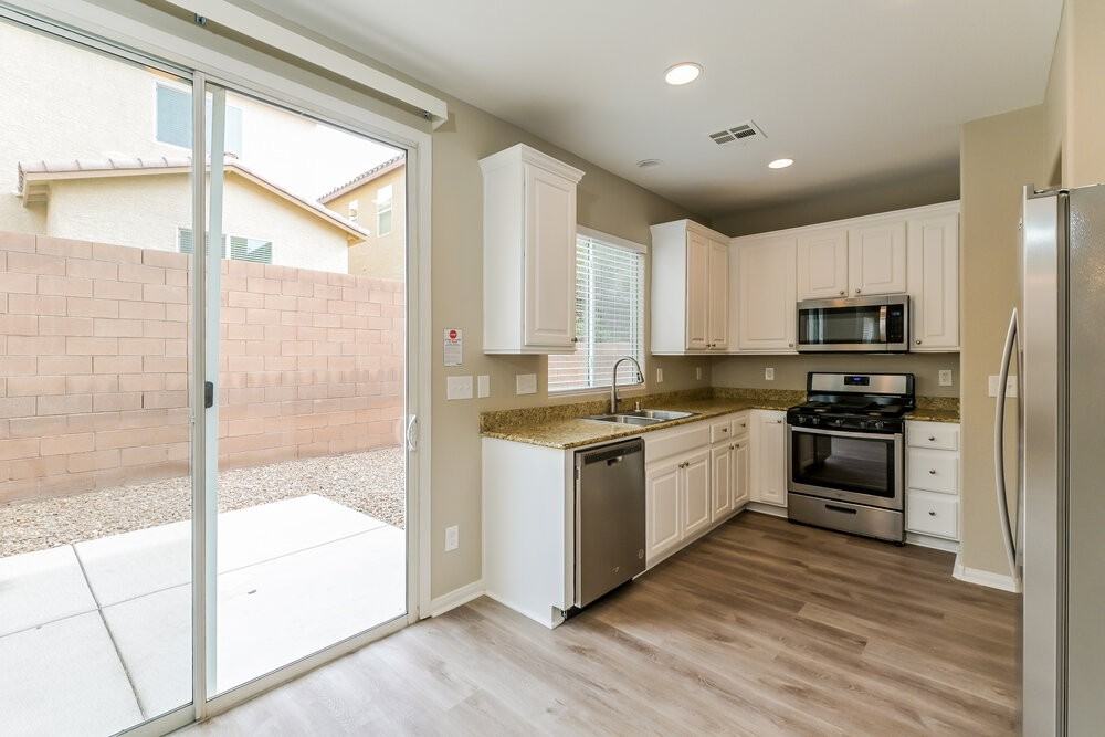 10938 Florence Hills St - Photo 7 of 17