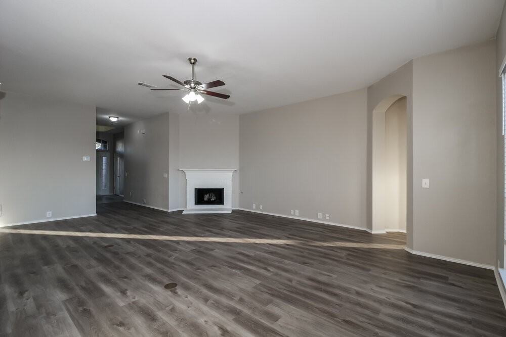 2716 Stallion Dr - Photo 3 of 16