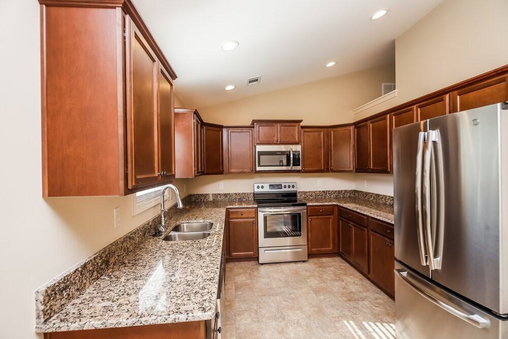 981 West Ave - Photo 6 of 17