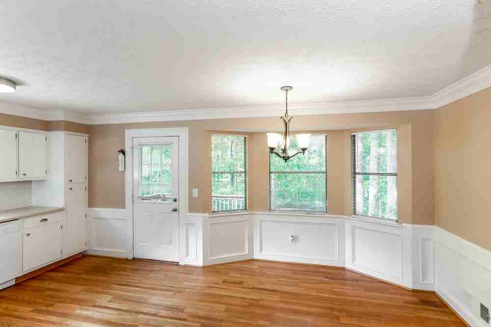 4006 Tanglewood Rd - Photo 6 of 25