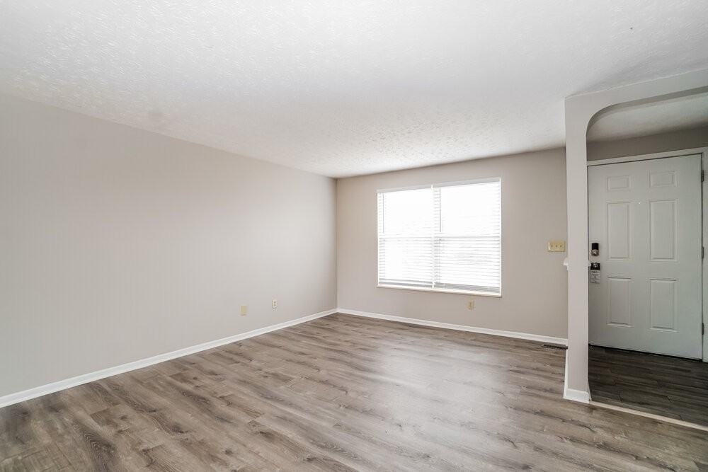 4880 River Trail Ct - Photo 6 of 17