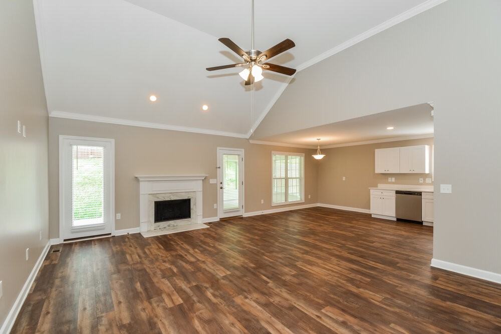 117 Lakeside Ct - Photo 4 of 17