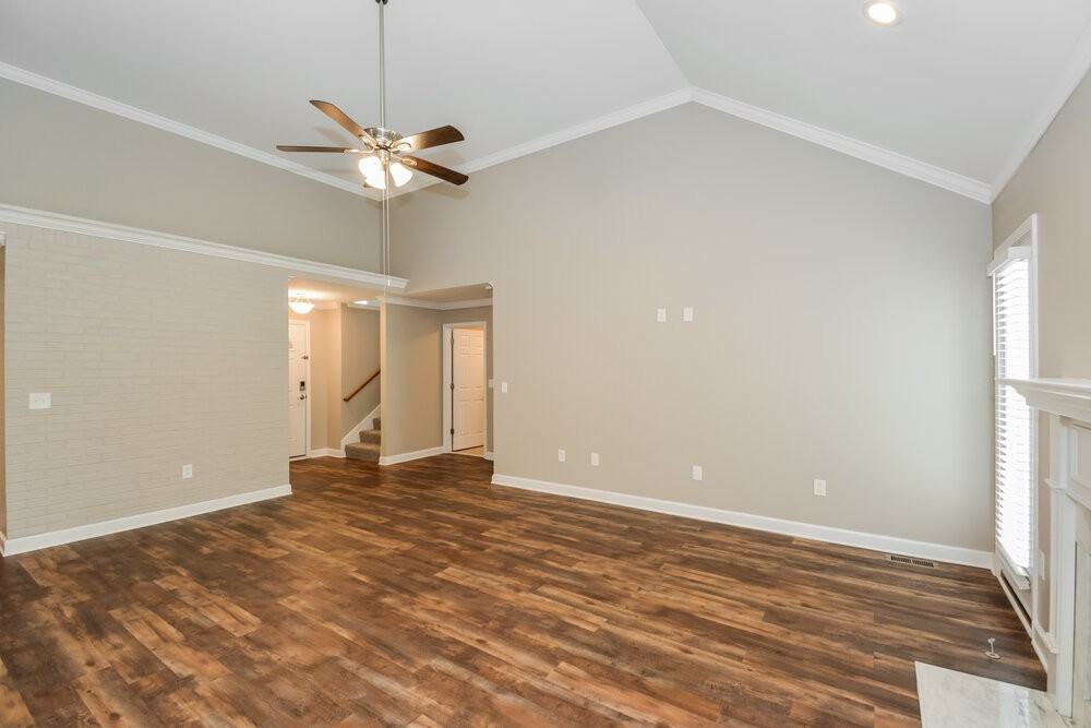 117 Lakeside Ct - Photo 5 of 17