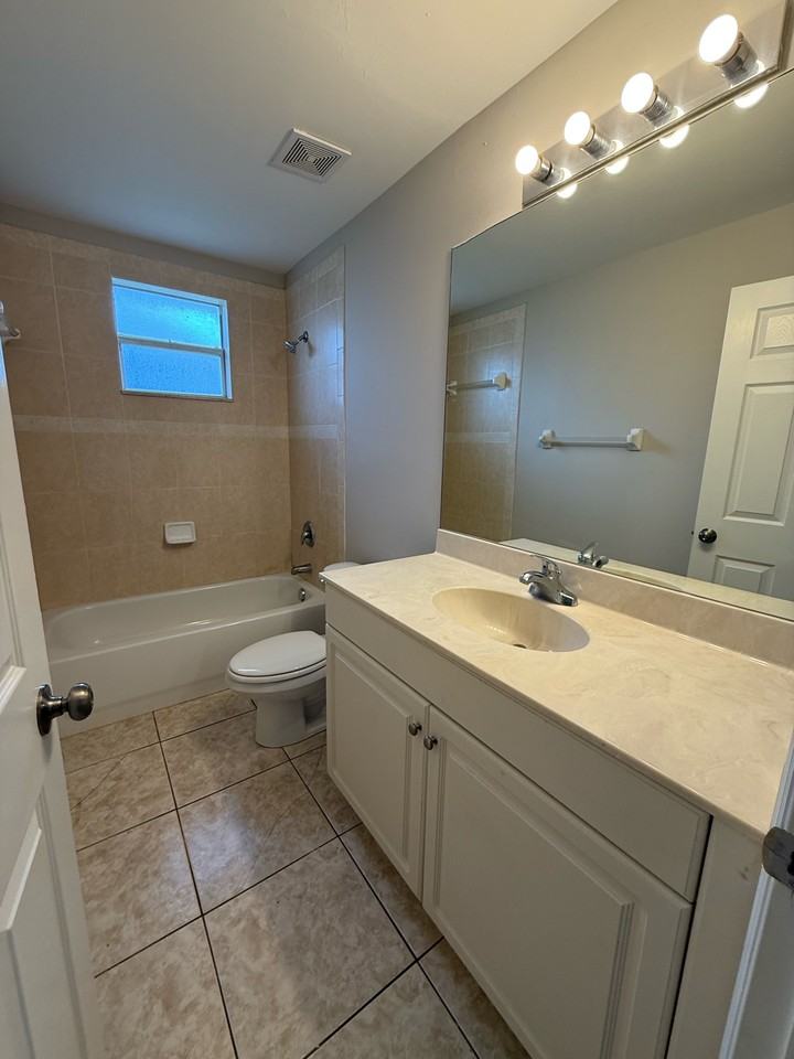 3417 1st St Sw #1 - Photo 4 of 7