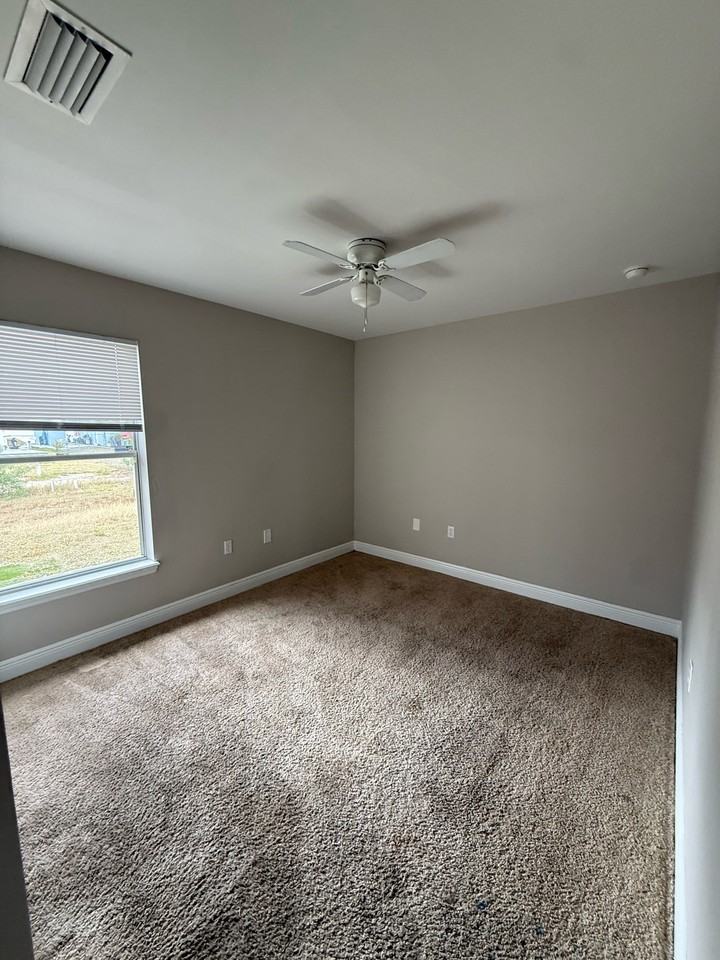 3417 1st St Sw #1 - Photo 5 of 7