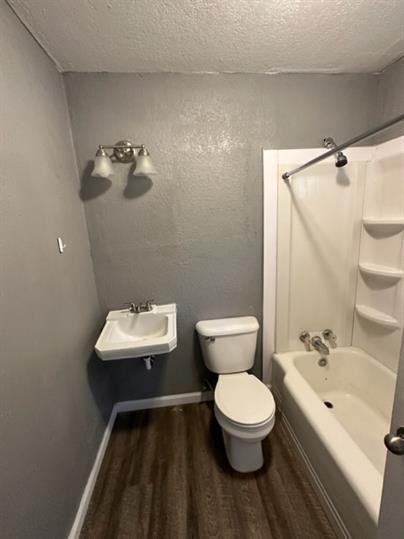 305 5th Ave #1 - Photo 4 of 6