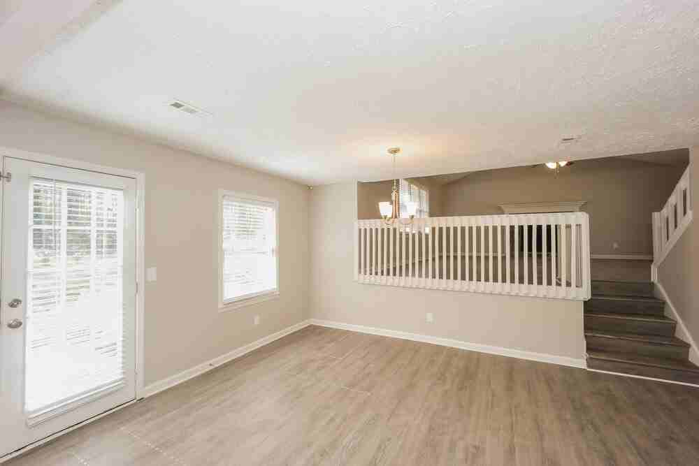 210 Ashley Creek Dr - Photo 7 of 17
