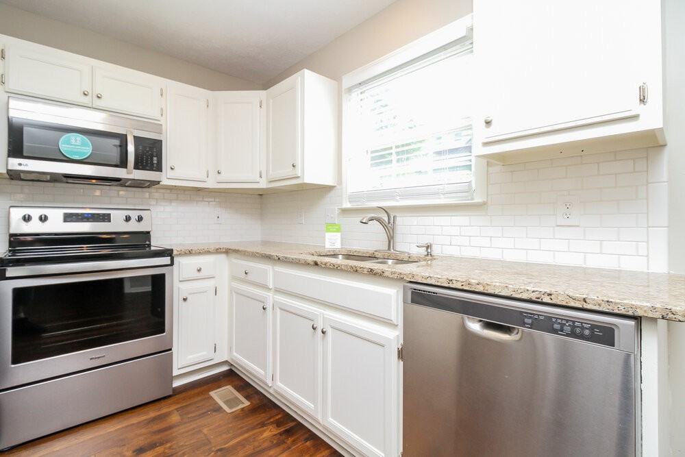 114 Jesse Brown Dr - Photo 7 of 17