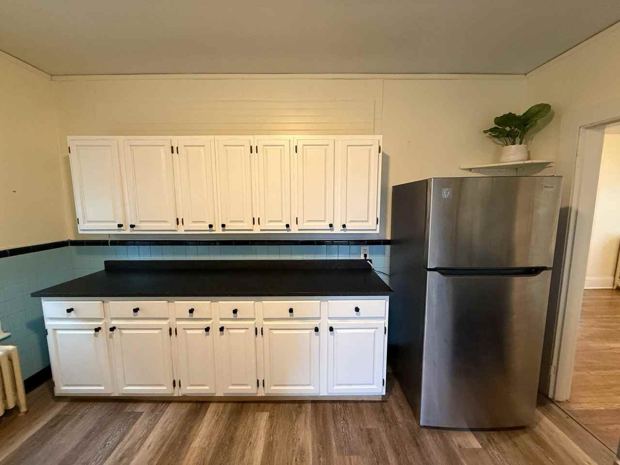 498 Stanley St #1 - Photo 2 of 26