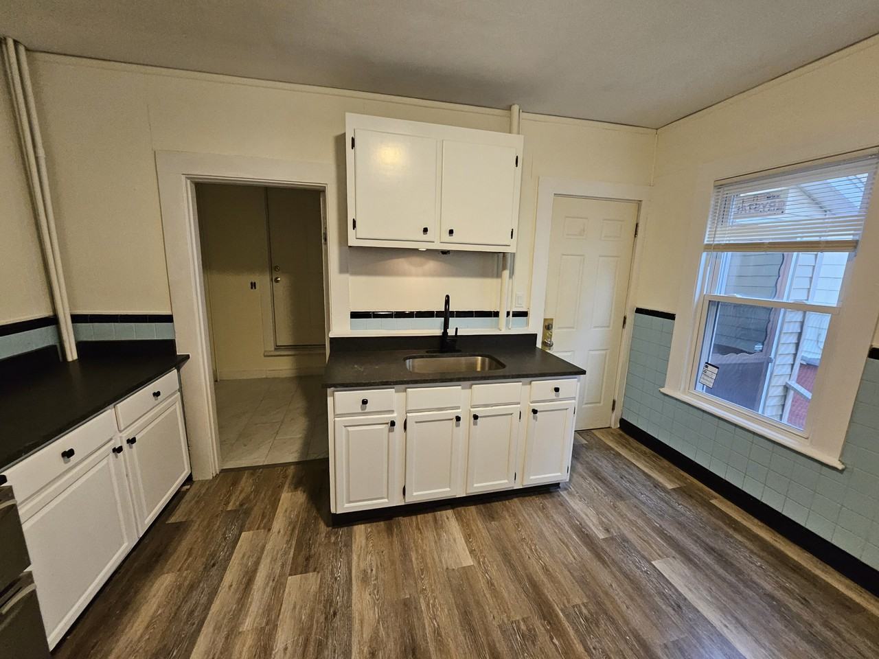 498 Stanley St #1 - Photo 5 of 26