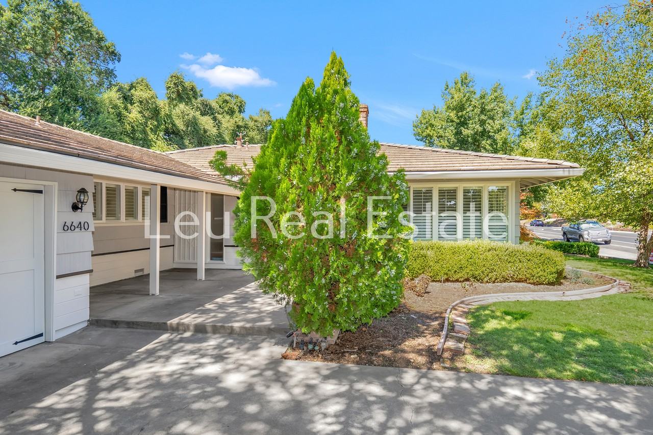 6640 S Land Park Dr #NA - Photo 4 of 35