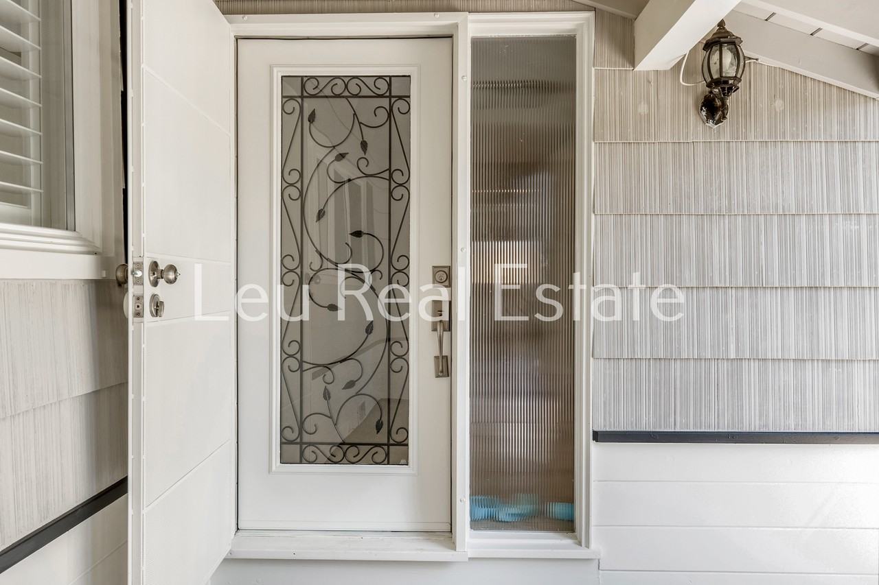 6640 S Land Park Dr #NA - Photo 6 of 35