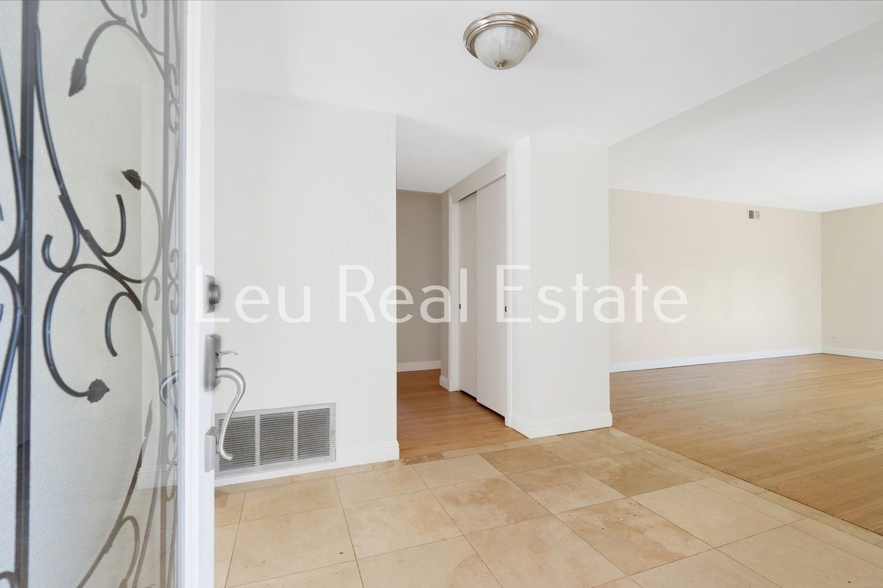 6640 S Land Park Dr #NA - Photo 7 of 35