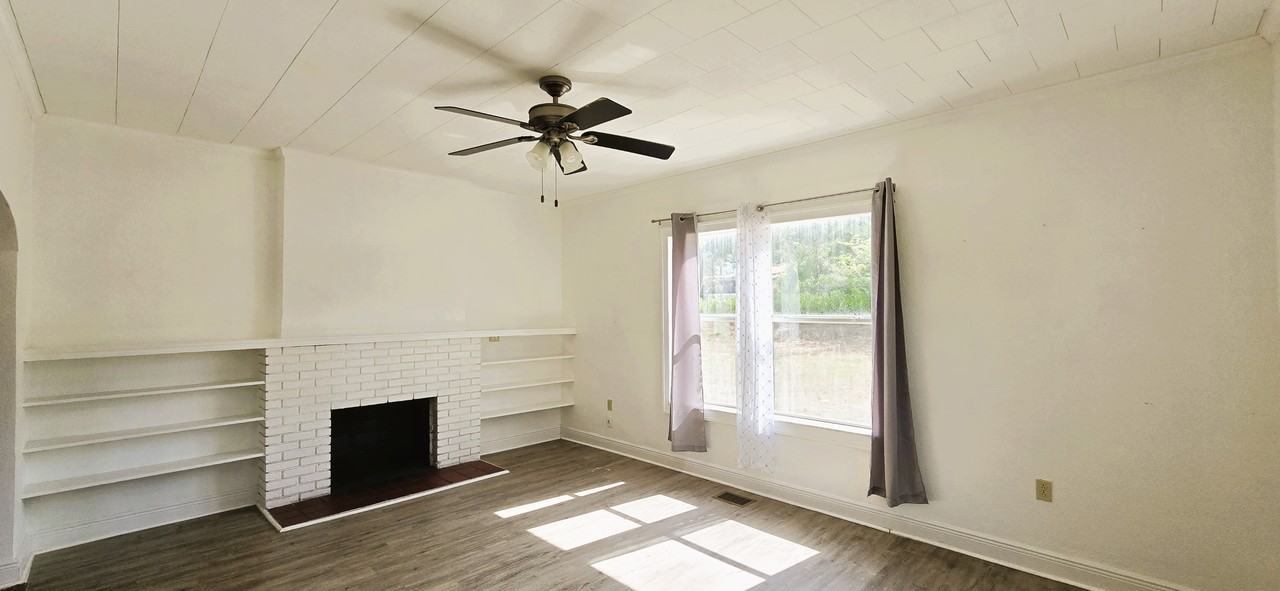 1065 Sunset Dr #1 - Photo 2 of 13