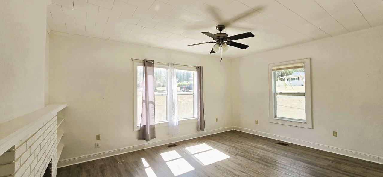 1065 Sunset Dr #1 - Photo 3 of 13