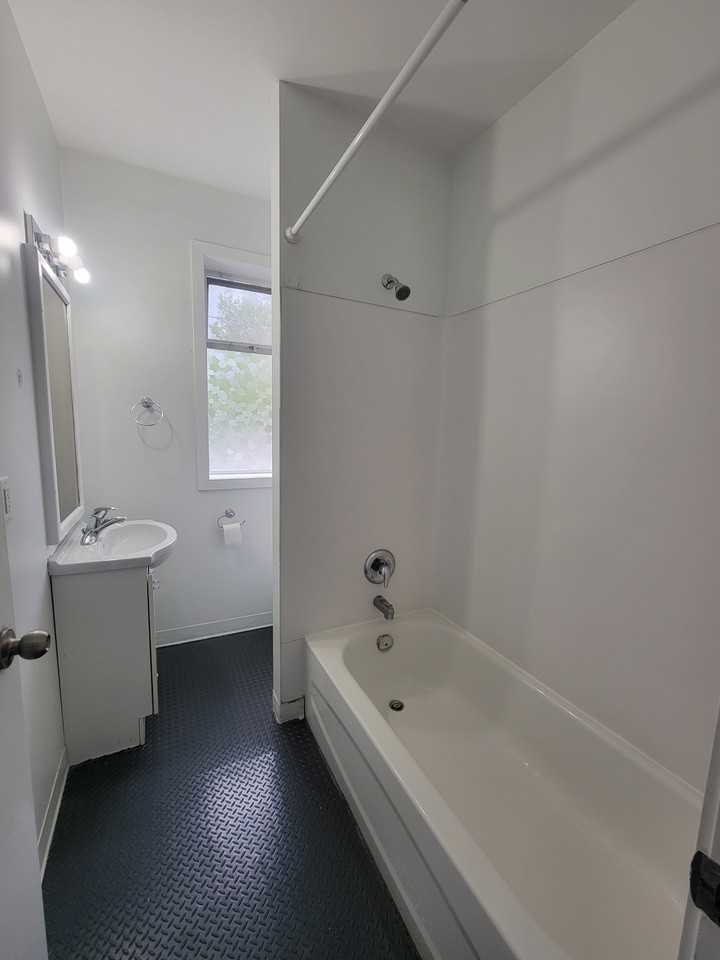 9341 1-9341 Nowell Street - 1 #1 - Photo 3 of 8