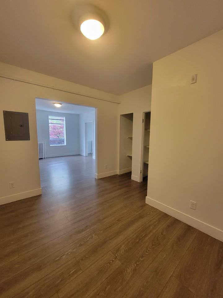 9341 1-9341 Nowell Street - 1 #1 - Photo 6 of 8