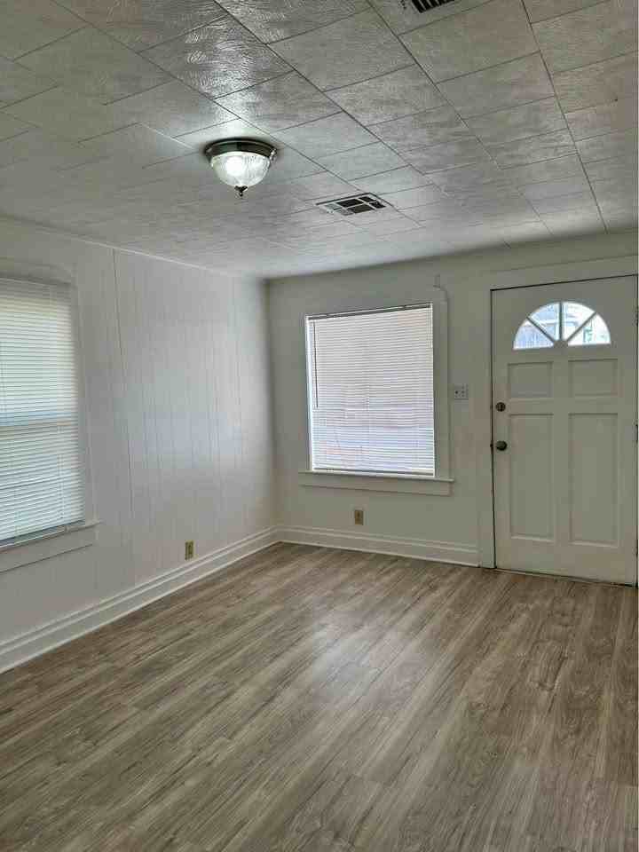 648 Avenue H #NA - Photo 3 of 24