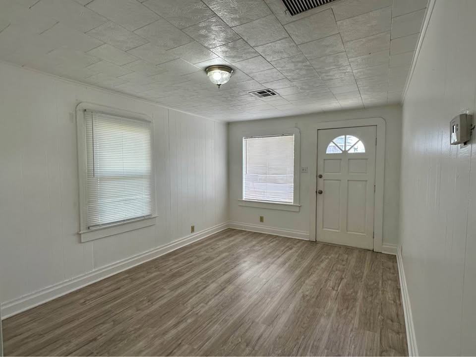 648 Avenue H #NA - Photo 4 of 24