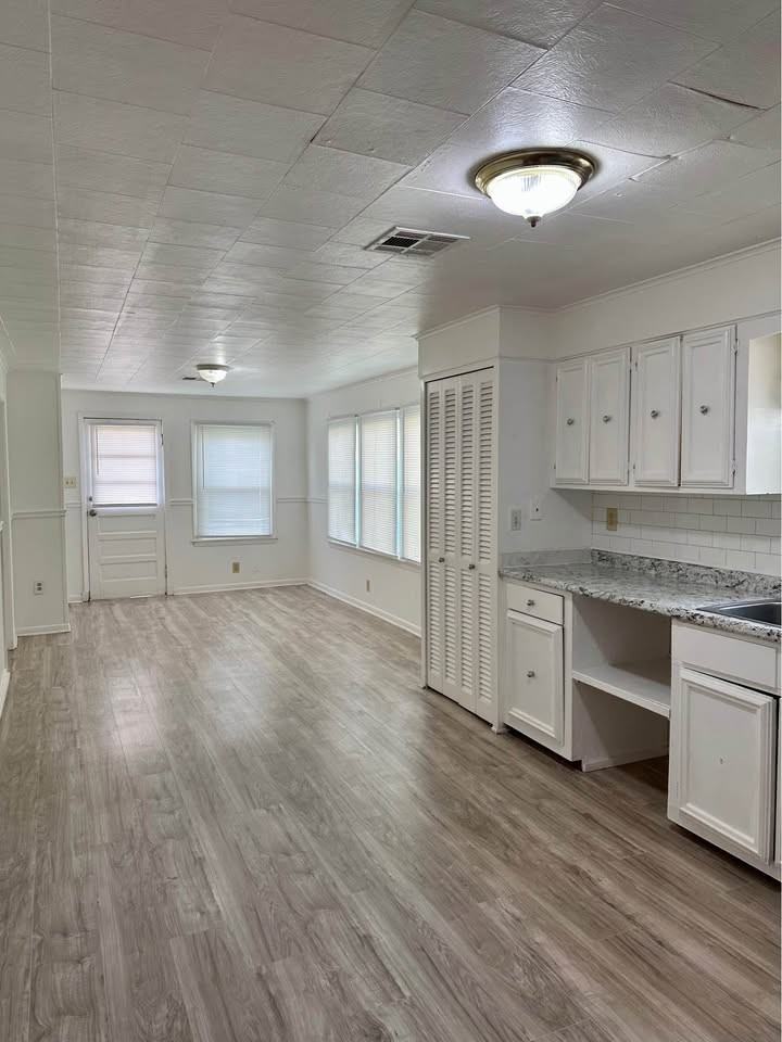 648 Avenue H #NA - Photo 7 of 24