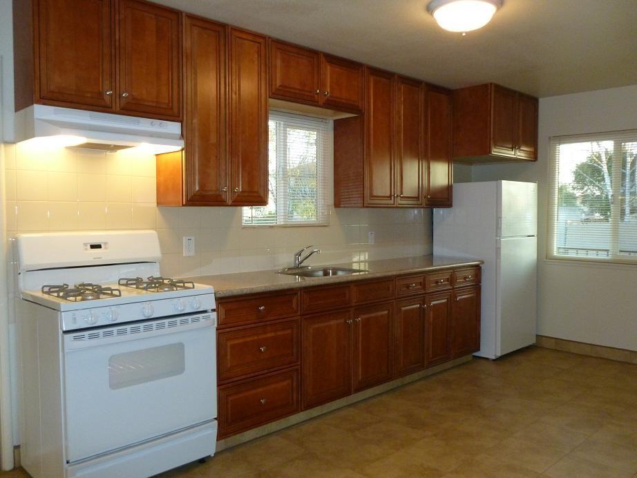 439 Central Ct #NA - Photo 3 of 32