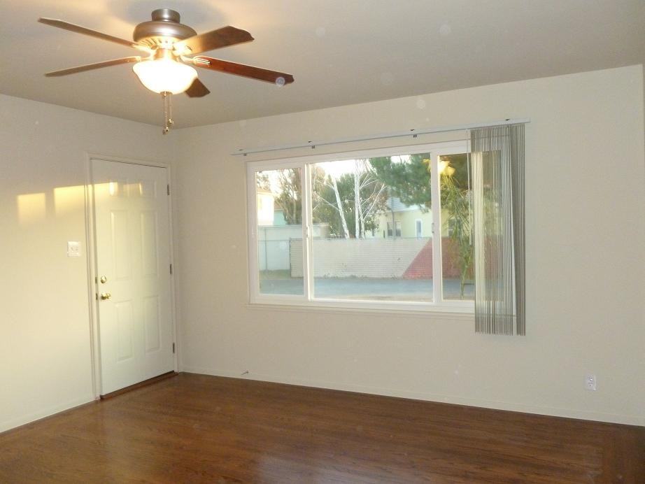 439 Central Ct #NA - Photo 6 of 32