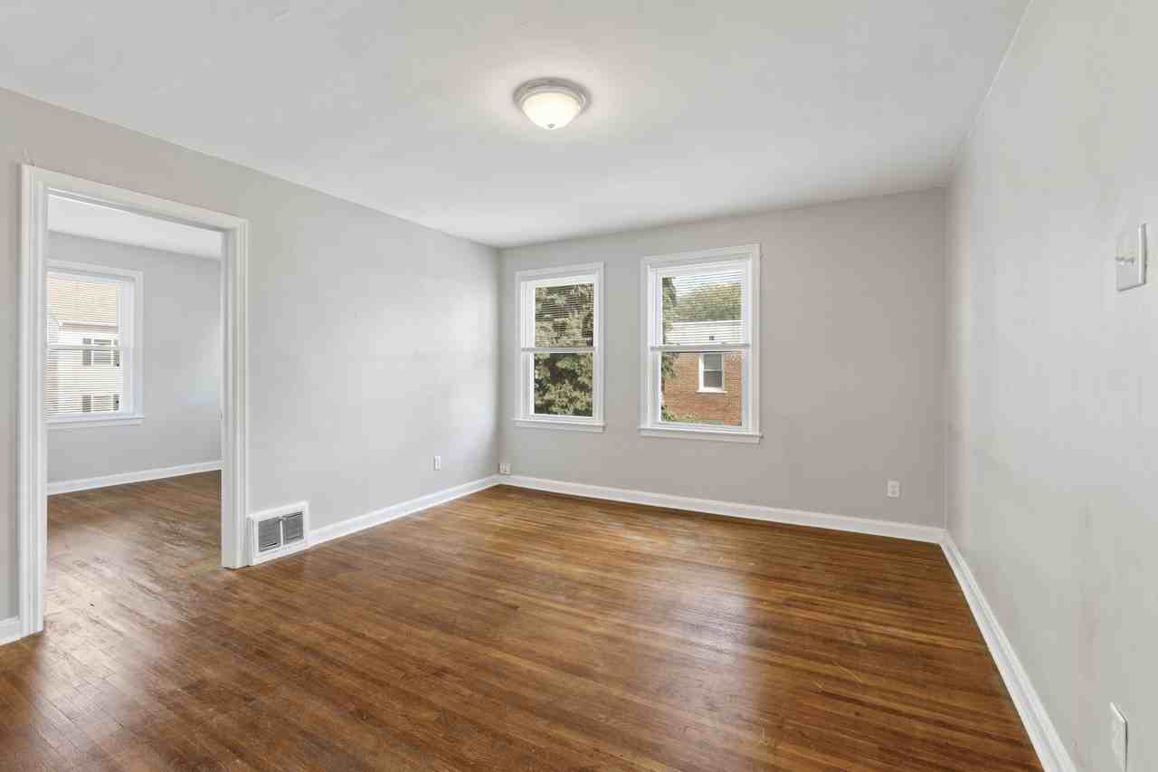 1355 Ida Ave #D - Photo 7 of 11