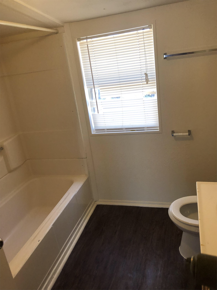 140 E Morris St #1 - Photo 7 of 11