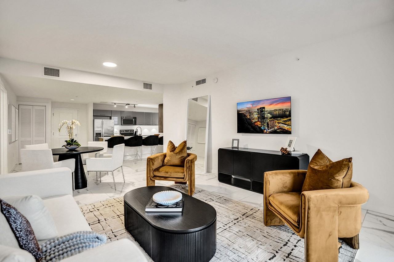 101 Via Mizner - Photo 2 of 29