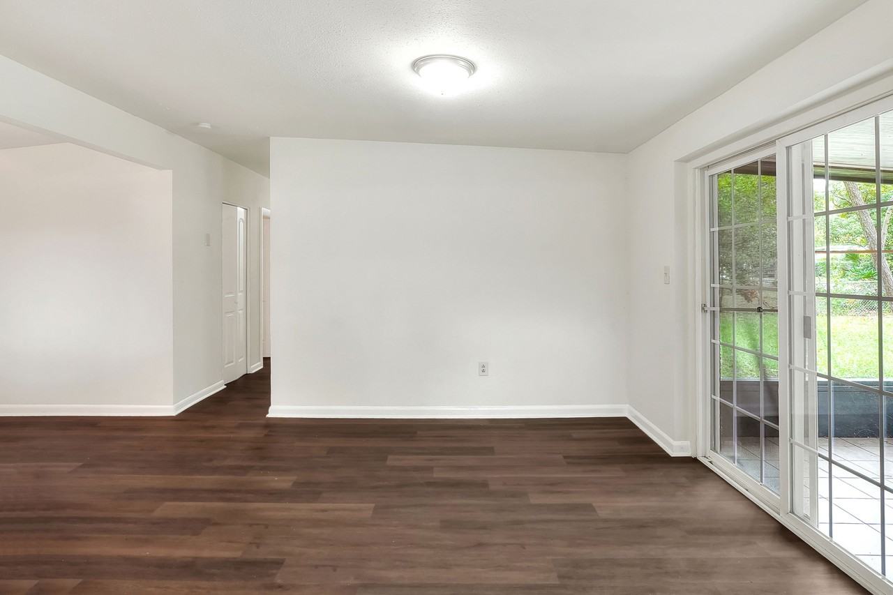 3006 Pinedale Ave - Photo 6 of 26