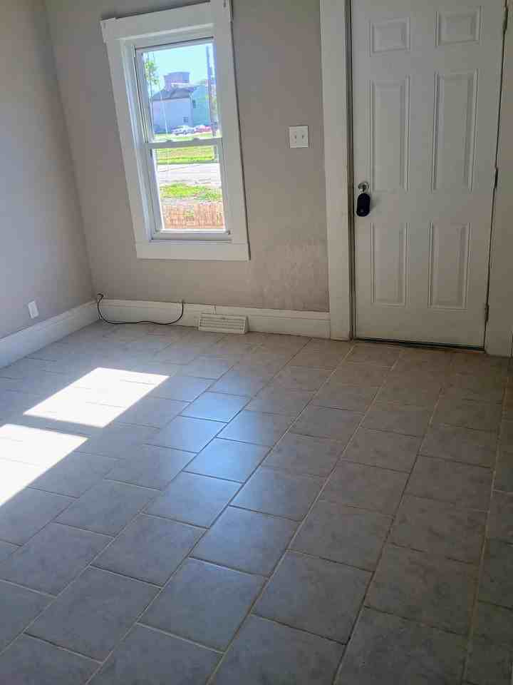 255 S 5th St - Photo 3 of 12