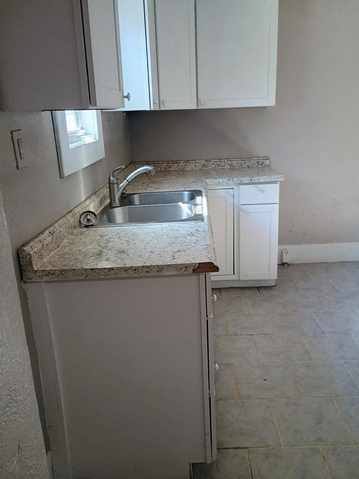 255 S 5th St - Photo 4 of 12