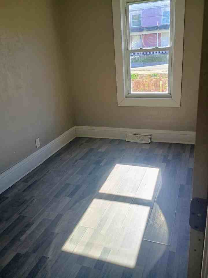 255 S 5th St - Photo 6 of 12