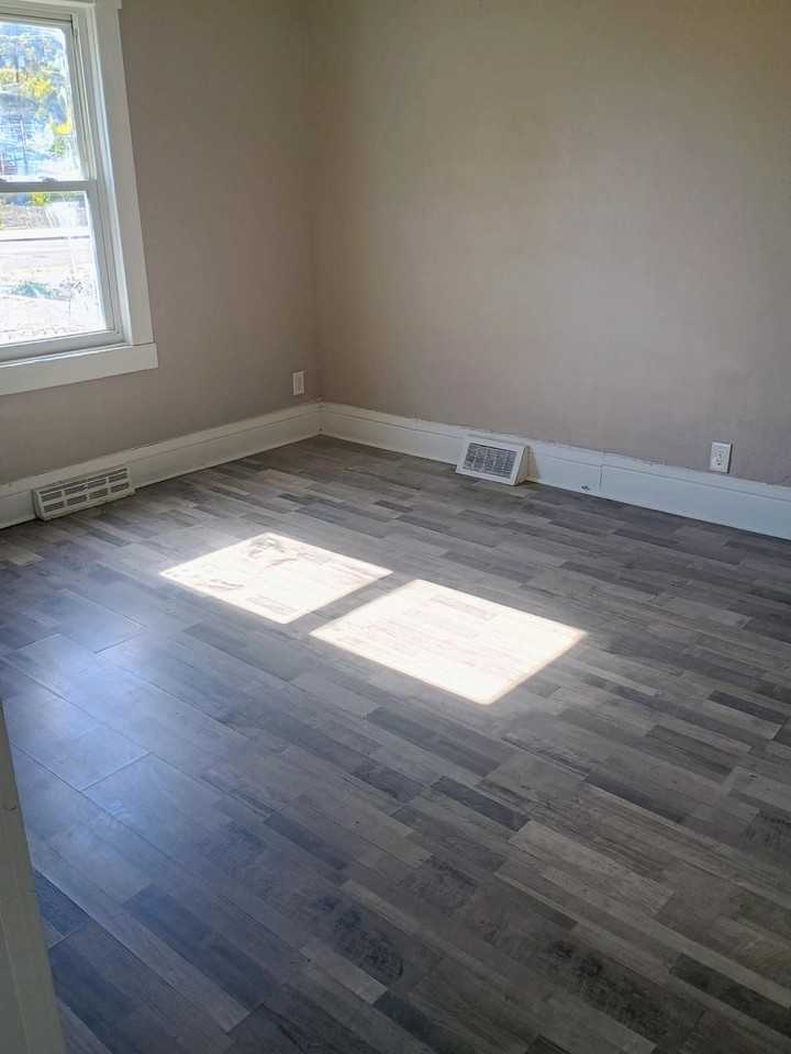 255 S 5th St - Photo 7 of 12