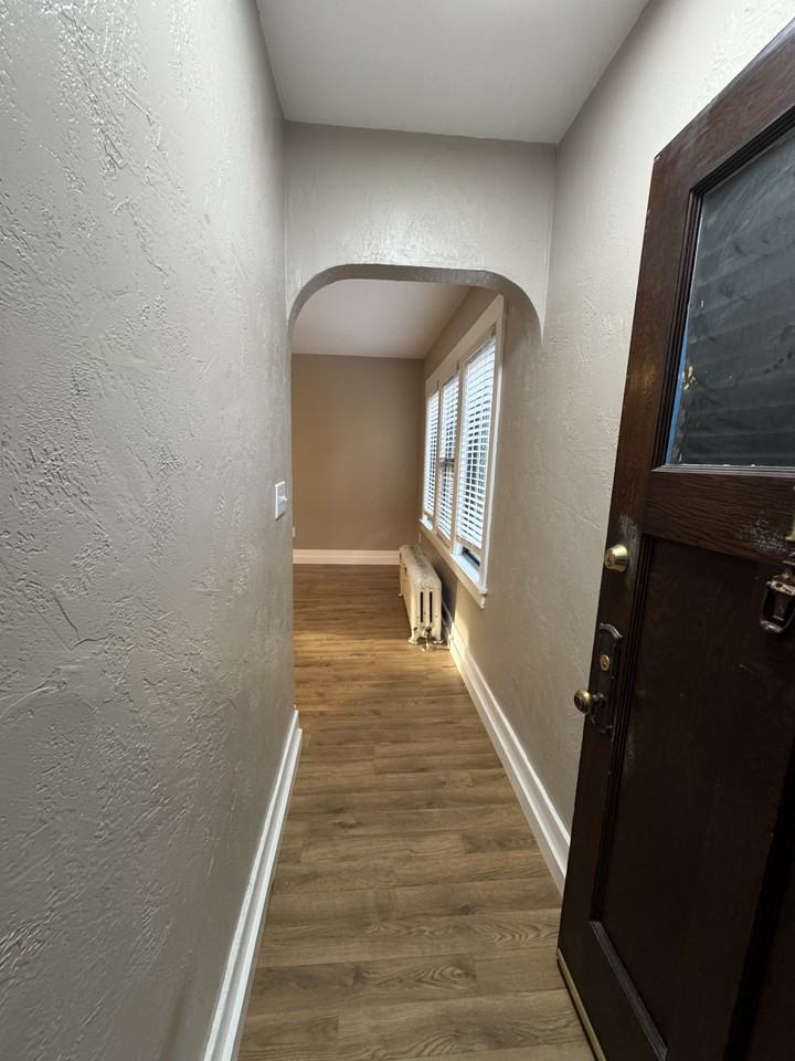 2816 Broadway Ave #I - Photo 2 of 12